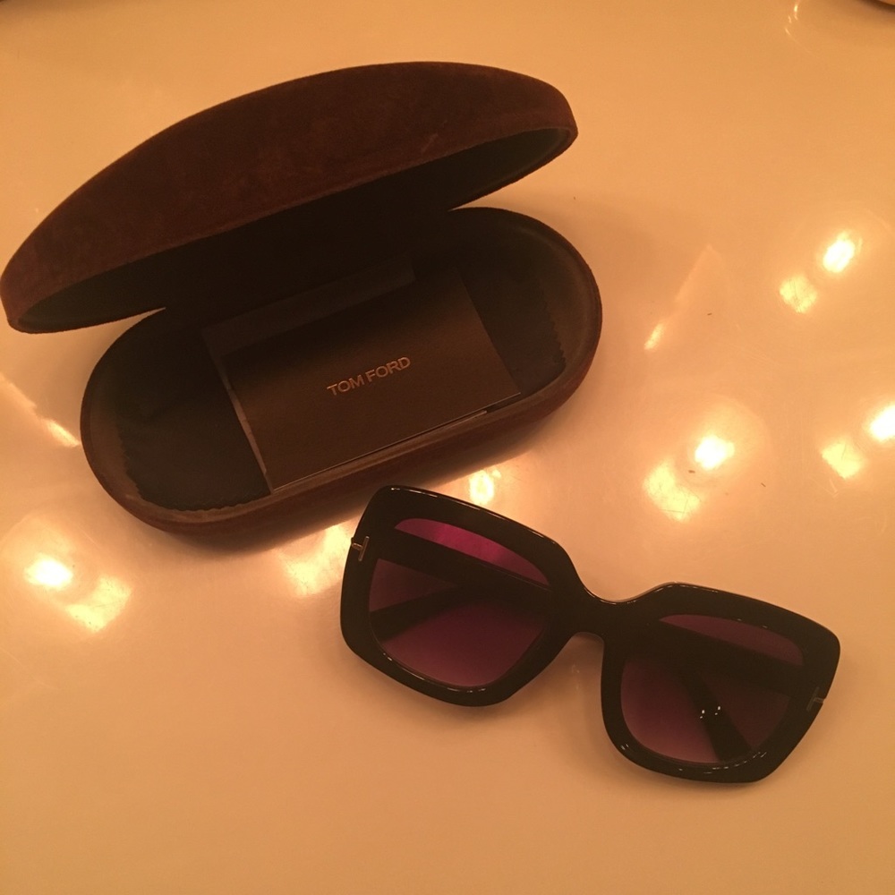 BRAND NEW NEVER WORN Tom Ford “Helene” Sunglasses
